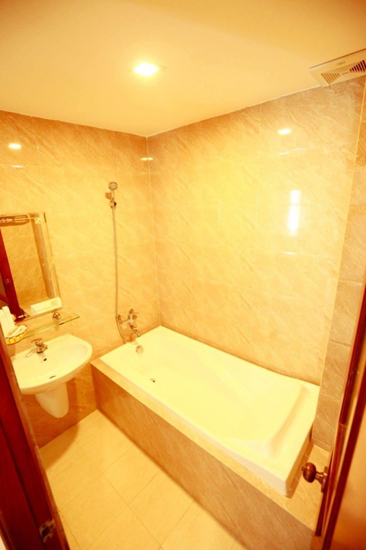 Xuan Hung Hotel Da Nang Bagian luar foto