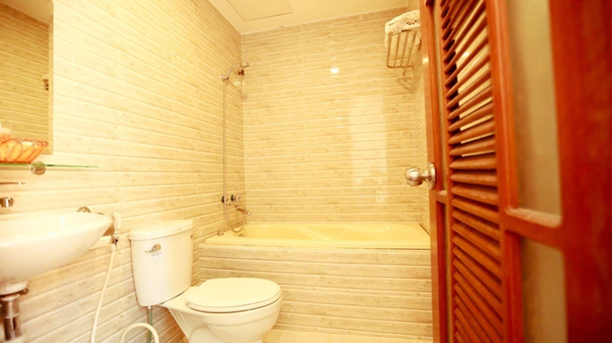Xuan Hung Hotel Da Nang Bagian luar foto